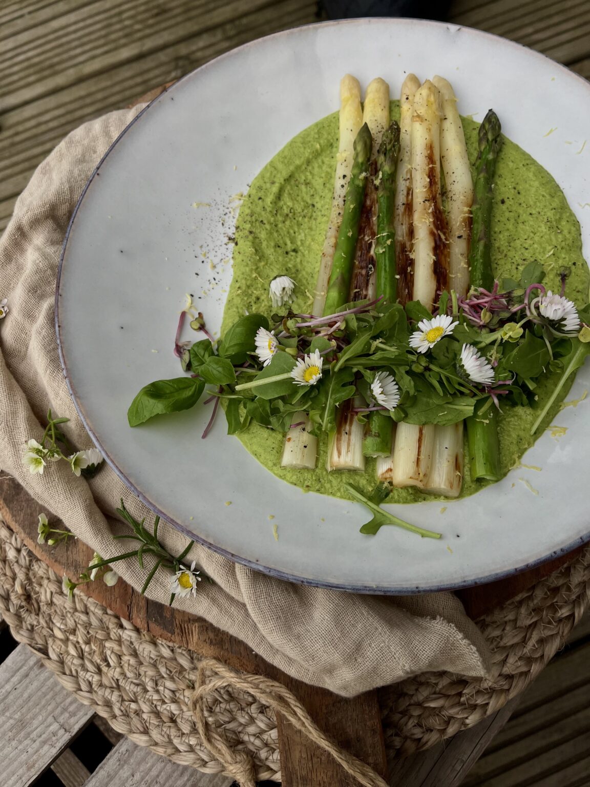 gegrillter Spargel auf Bärlauch-Feta-Creme – Wohlfühlfigur