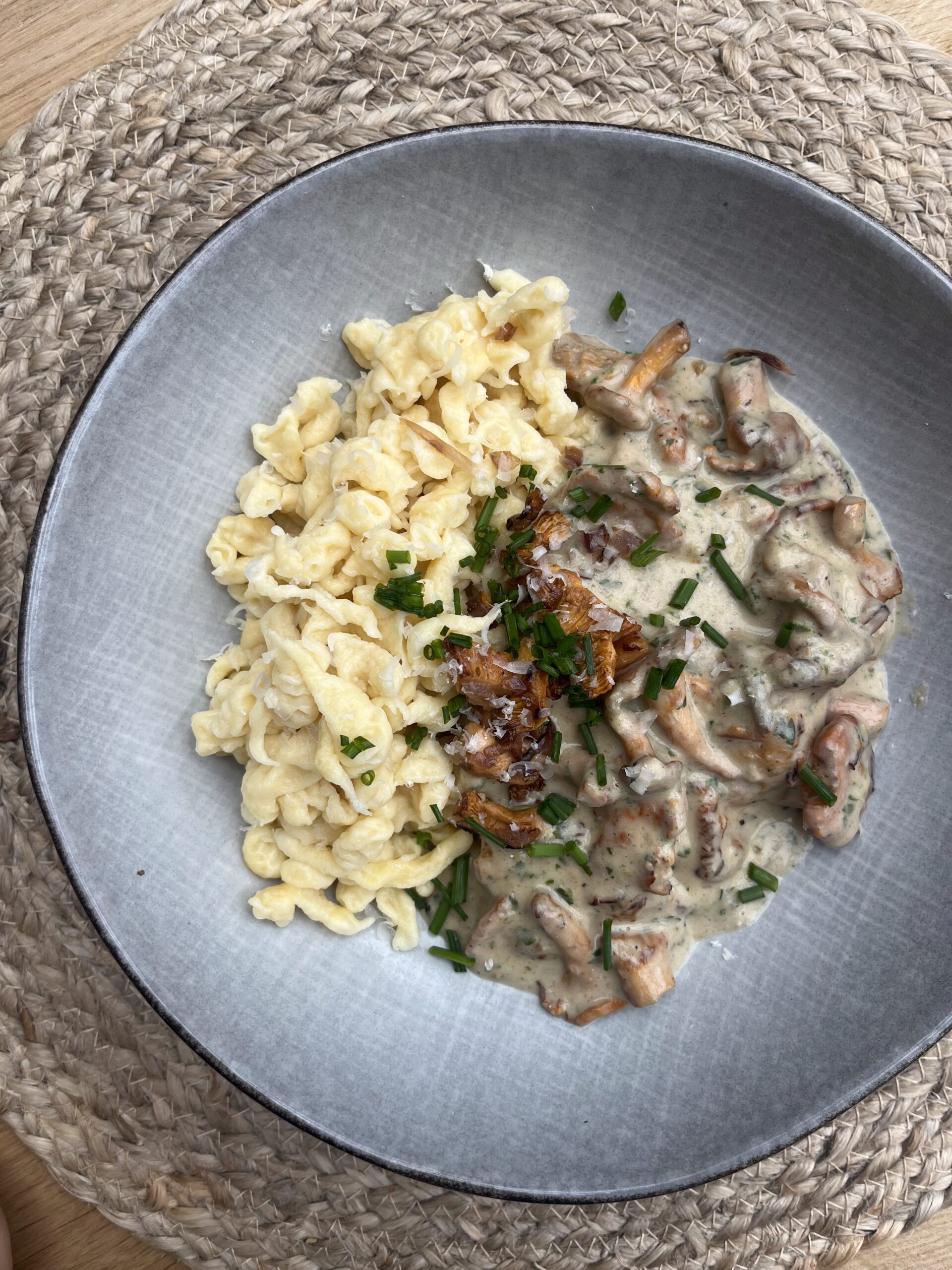 Du betrachtest gerade Topfenspätzle treffen auf Schwammerl-Rahm